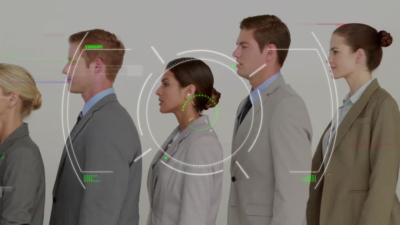 este metraje muestra una fila de hombres de negocios esperando en fila.