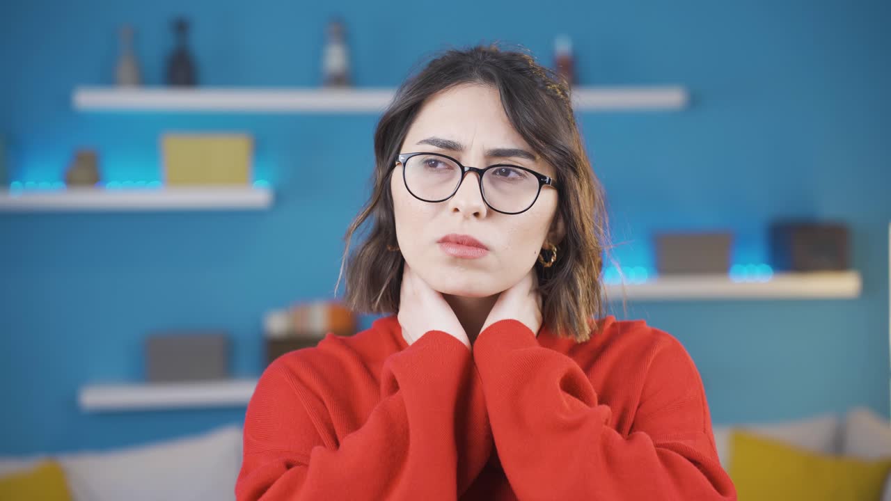 목에 통증이 있는 젊은 여성. 골수 질환.