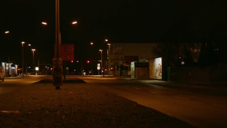 Timelapse-of-traffic-at-night-time-in-eastern-suburb-Berlin,-Germany