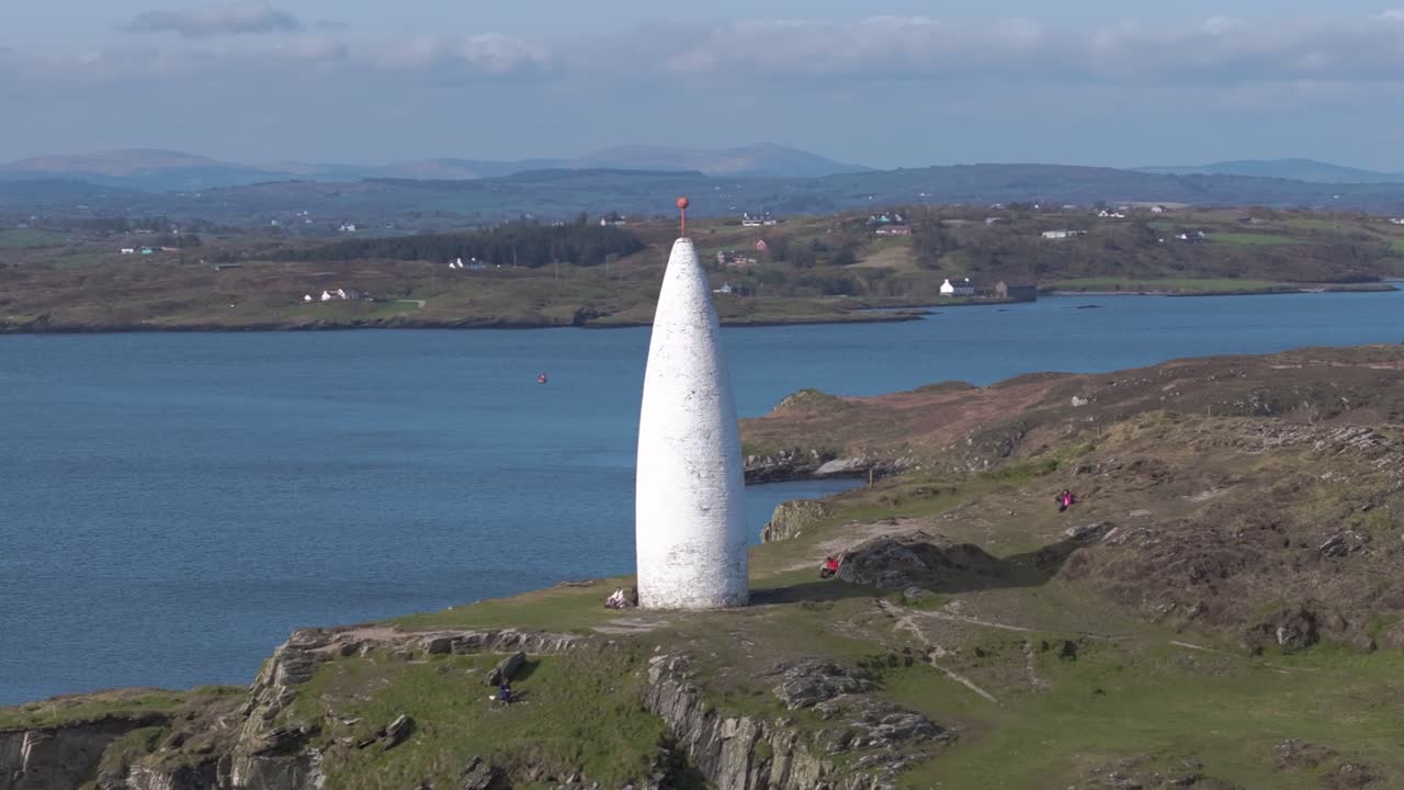 볼티모어 비콘 주변을 날아다니는 4k 영화 드론 영상