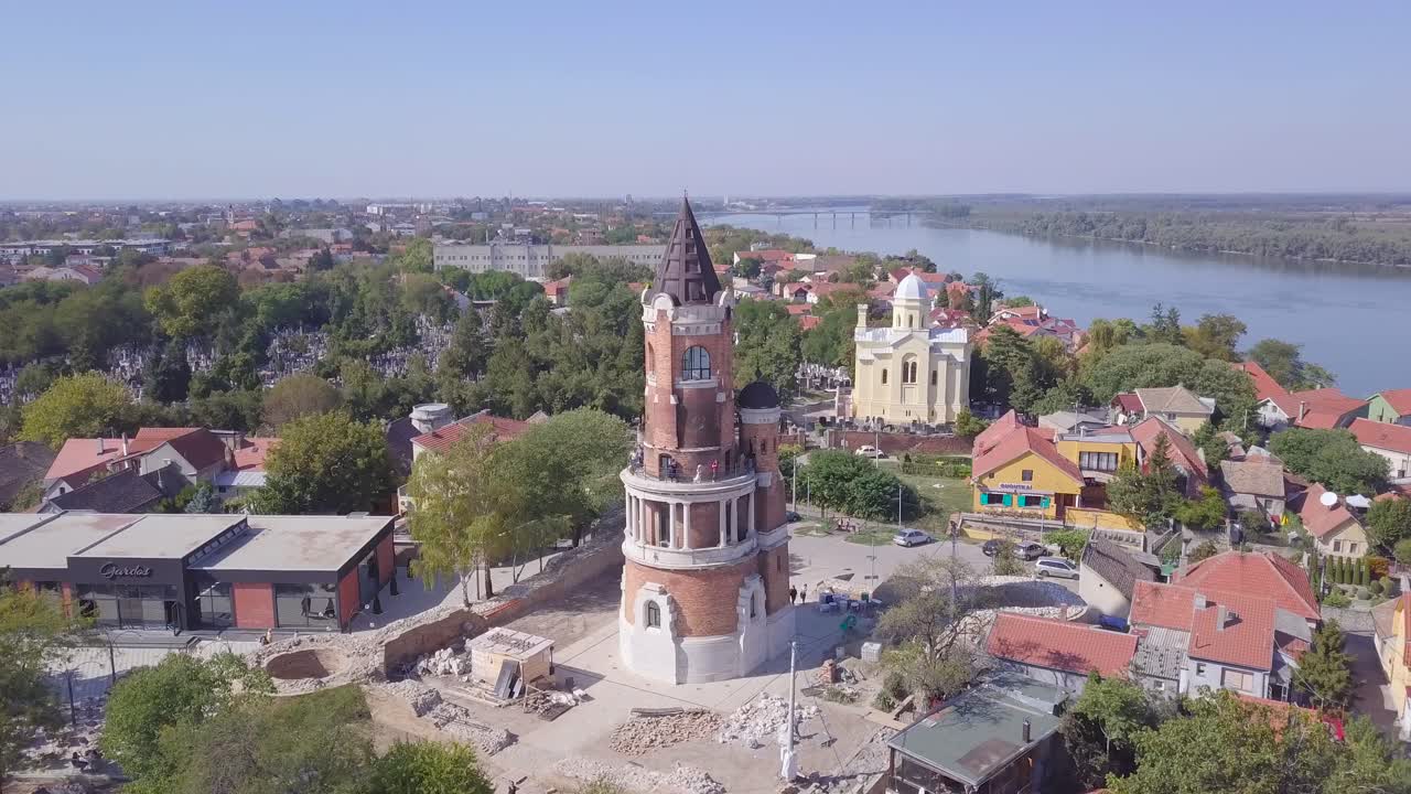 прекрасный статический 4k воздушный снимок гардоса кулы в старом городе земун, белград, сербия