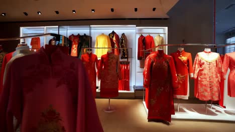 traditional chinese clothing display