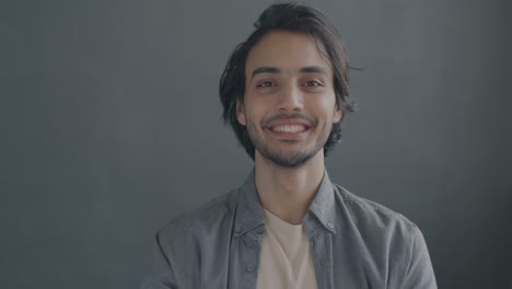 retrato de un hombre feliz