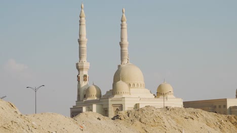 A-Glimpse-Of-The-Al-Qasimiya-Mosque-At-University-City-Road-Sharjah-UAE---panning-shot