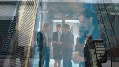 animación de un edificio de oficinas sobre personas de negocios hablando en una oficina moderna