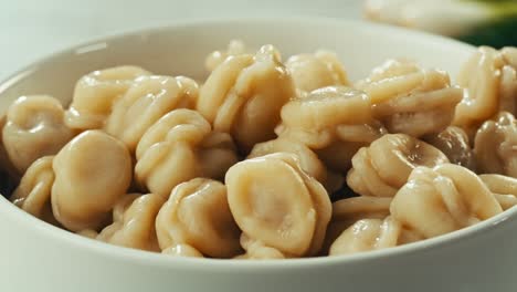 cocción de las albóndigas pelmeni