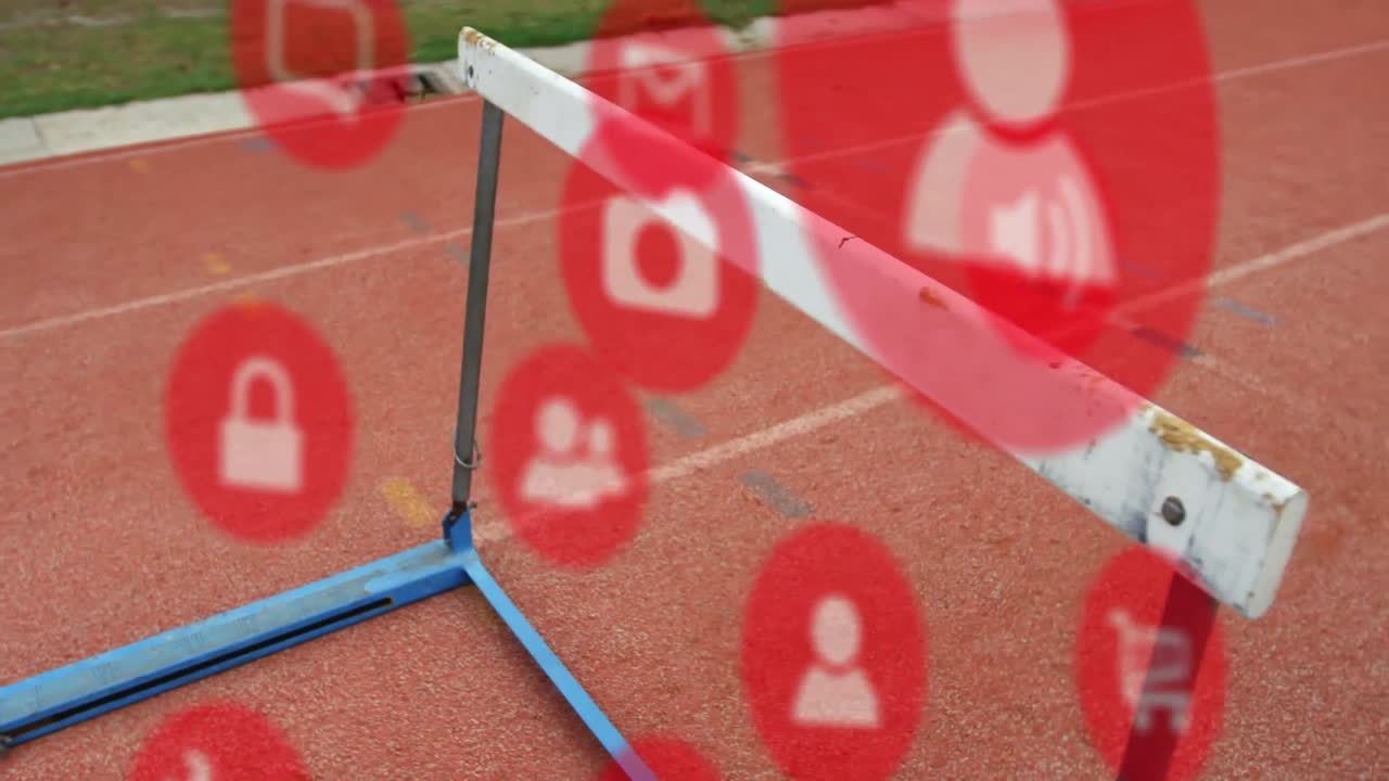 animación de múltiples iconos en primer plano del obstáculo en la pista de carreras en el fondo