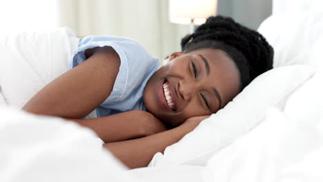 Schlafzimmer-Aufwachen,-Porträt-Einer-Schwarzen-Frau