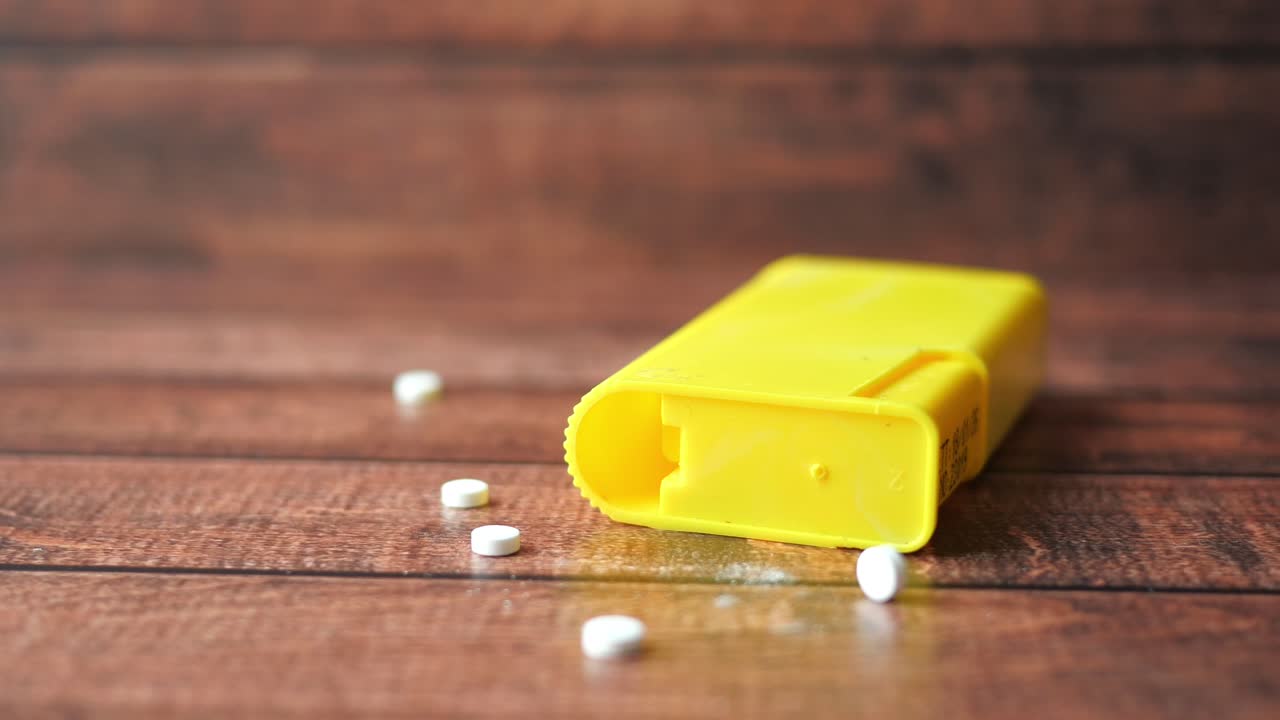 설탕 대용 용기 및 태블릿