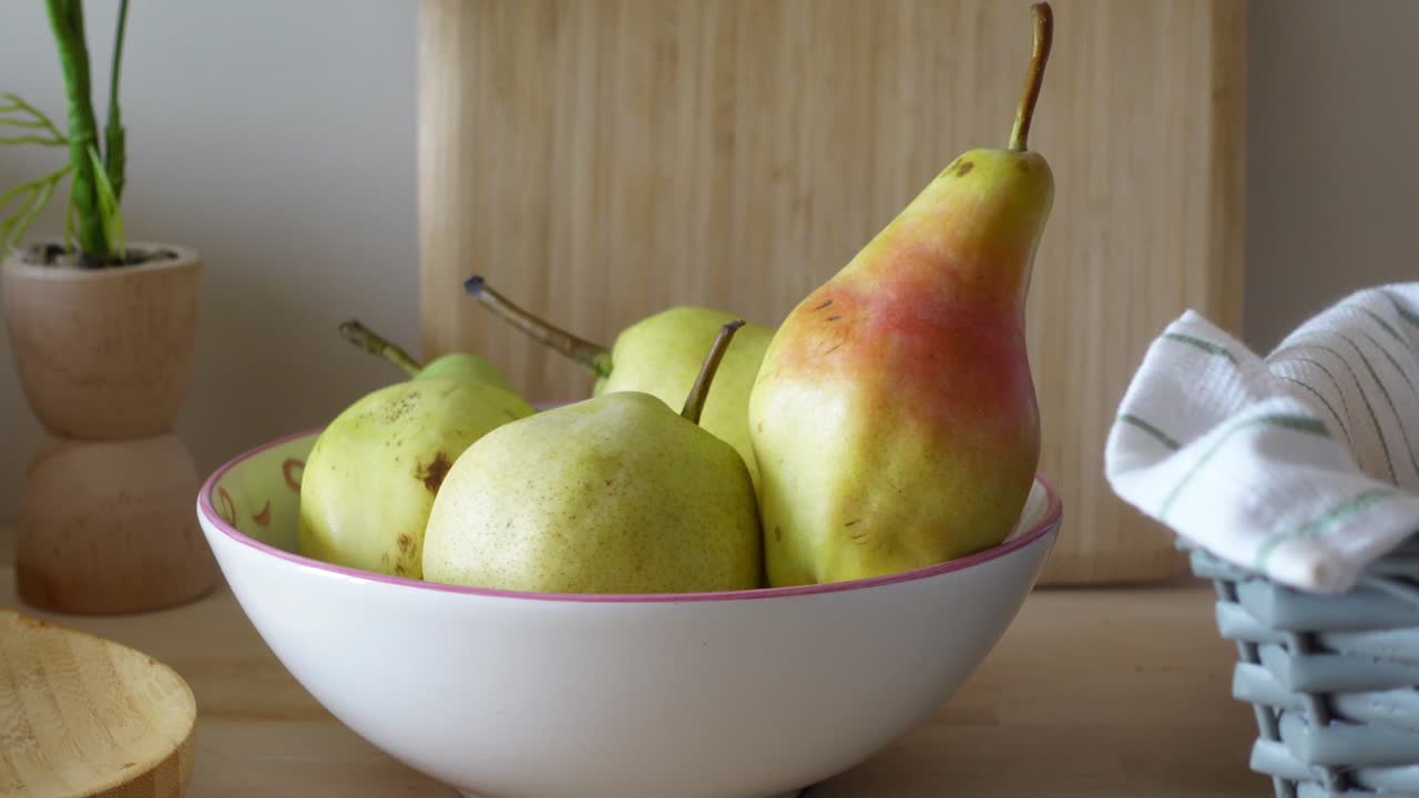 Pears in a Fruit Bowl