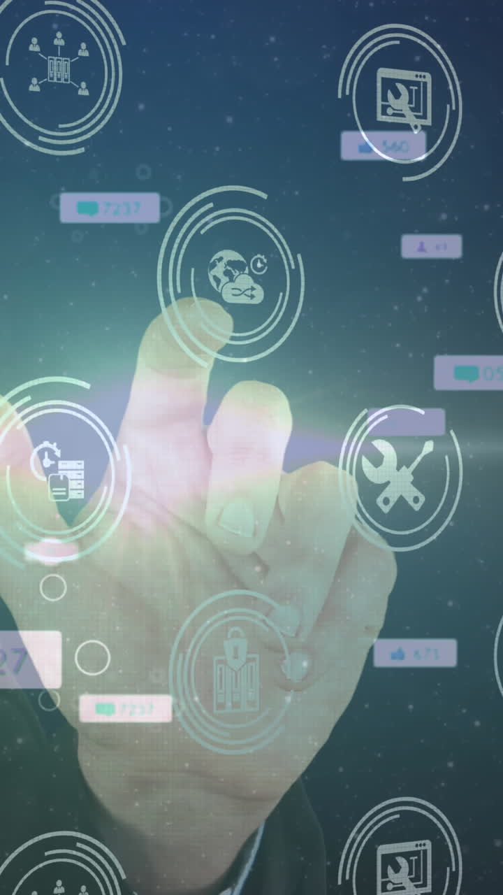 animación de iconos y números de las redes sociales sobre la pantalla interactiva táctil del empresario