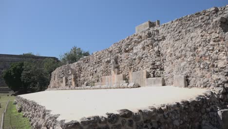 Pok-Ta-Pok-Ballplatz-In-Uxmal,-Yucatan,-Mexiko