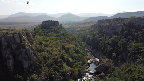 Spectacular-drone-view-of-mountains,-valleys,-ridges-and-river-in-Graskop,-South-Africa