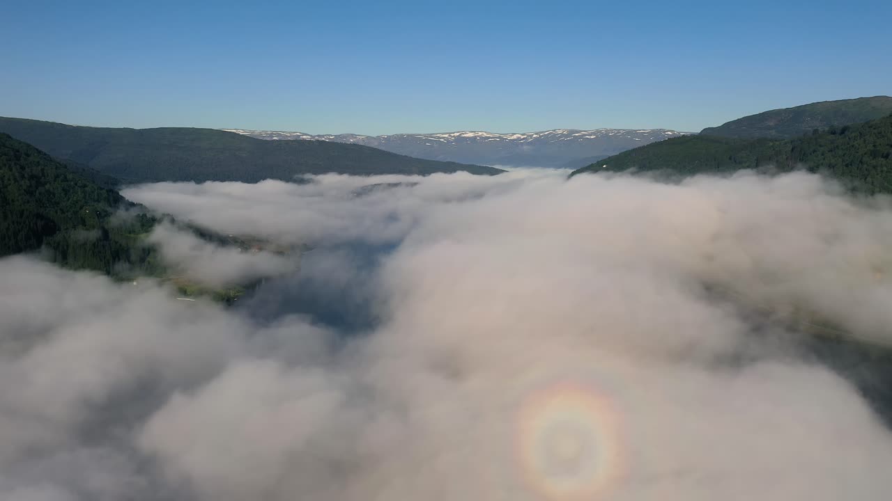 공중 영상 아름다운 자연 노르웨이 구름 위에.