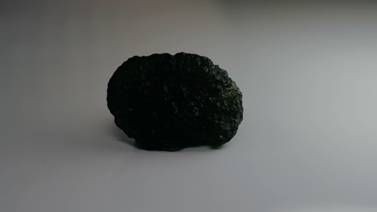 rara colección de cristales de piedras preciosas de moldavita de la república checa