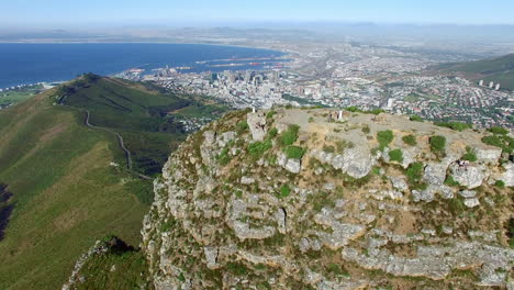 Cruising past Lion&#039;s Head