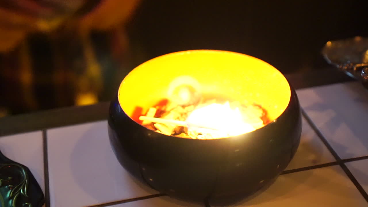 그에 매치를 넣는 것