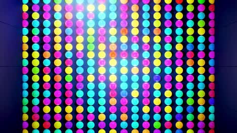 composición abstracta de bolas de colores en el plano, que se iluminan al azar y se reflejan entre sí. esferas multicolores como leds como simple fondo oscuro geométrico con efectos de luz.