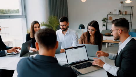 reunión de negocios en una oficina moderna