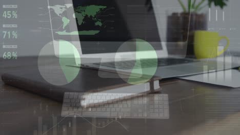 animación del procesamiento de datos financieros en una computadora portátil