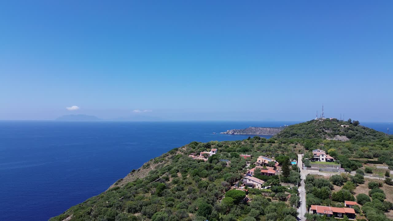 가장 아름다운 바다의 해변에서 나는 나 자신을 믿는다