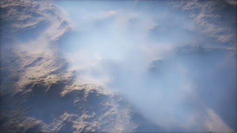 Cordillera-Lejana-Y-Fina-Capa-De-Niebla-En-Los-Valles