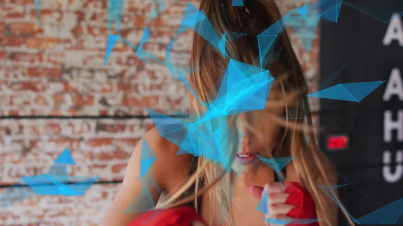 анимация сетей и обработка данных над белой женщиной, занимающейся в боксерском зале.