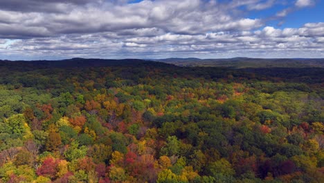 An-aerial-view-of-the-mountains-in-Putnam-County,-NY-on-a-beautiful-day