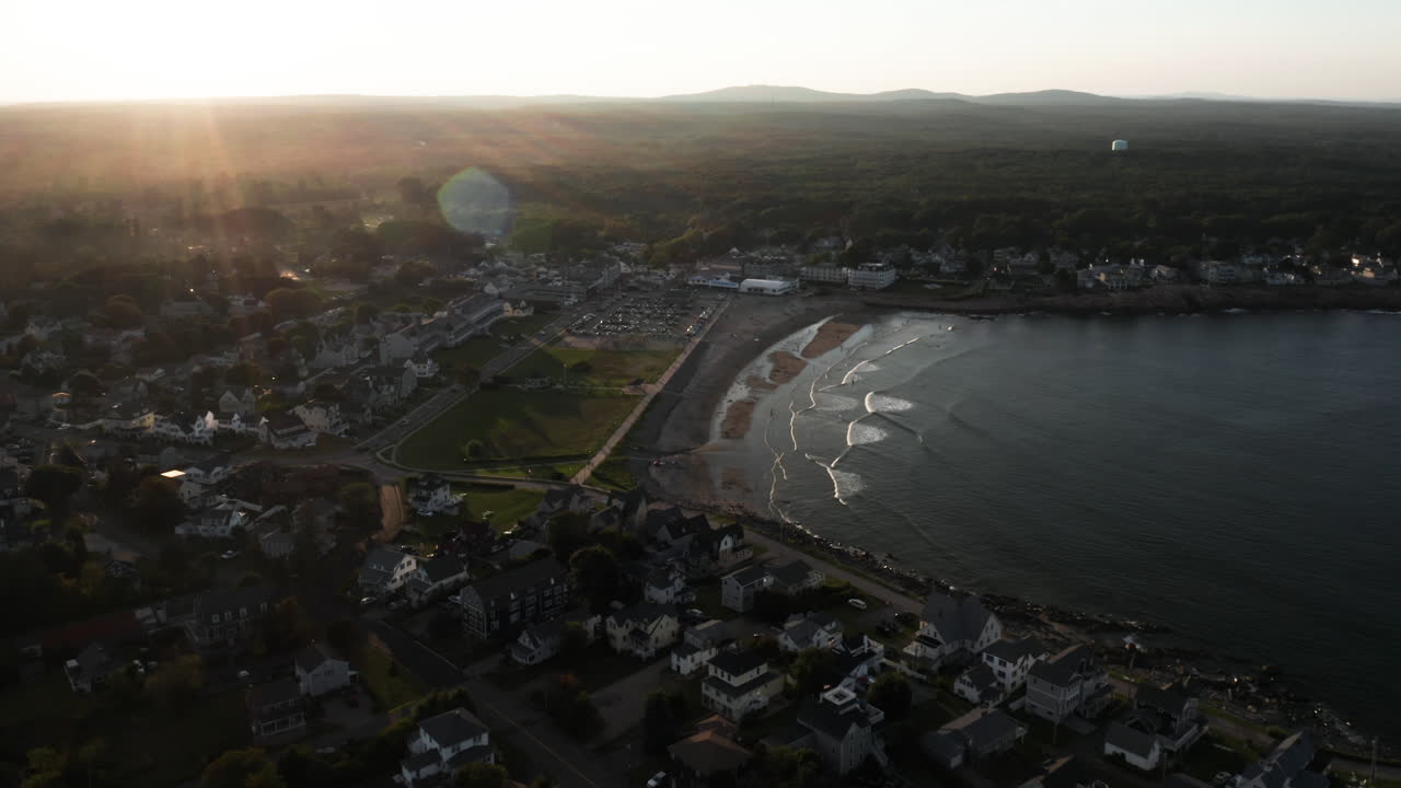메인 주 요크의 짧은 모래 해변의 경치 좋은 항공 영상