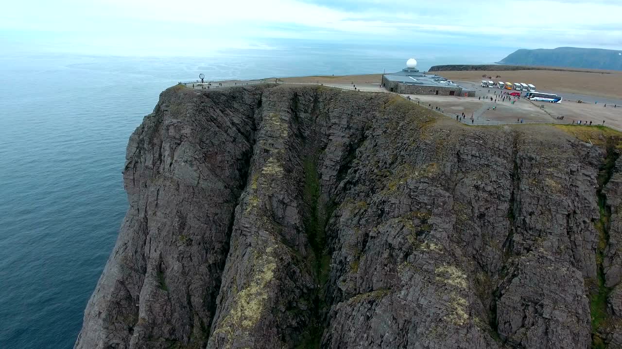 северный мыс (nordkapp) в северной норвегии.