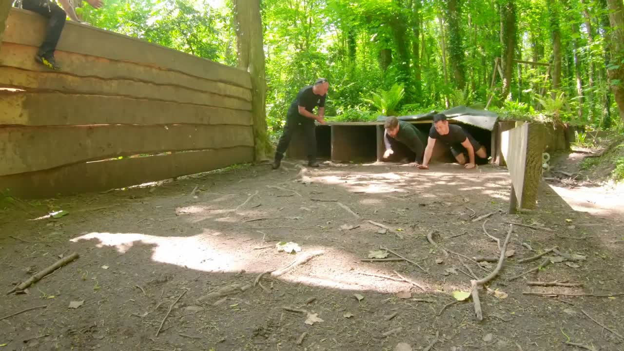 장애물 코스 4k에 대한 피트 남성 훈련