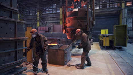 metal casting process in a foundry