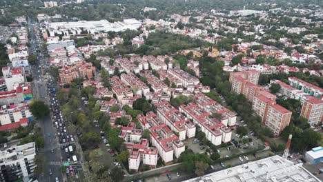 Diversidad-Residencial-En-El-Sur-De-La-Ciudad-De-México,-Distrito-De-Coyoacán.