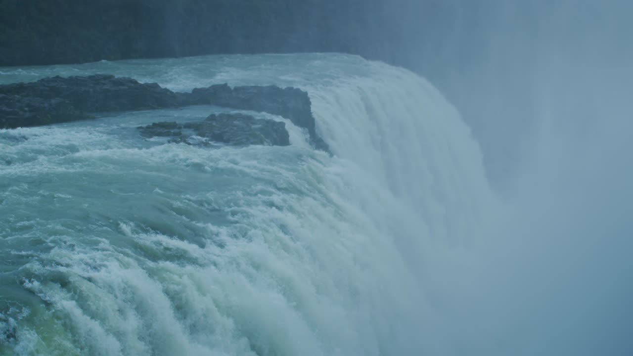 아이슬란드의 굴포스 폭포