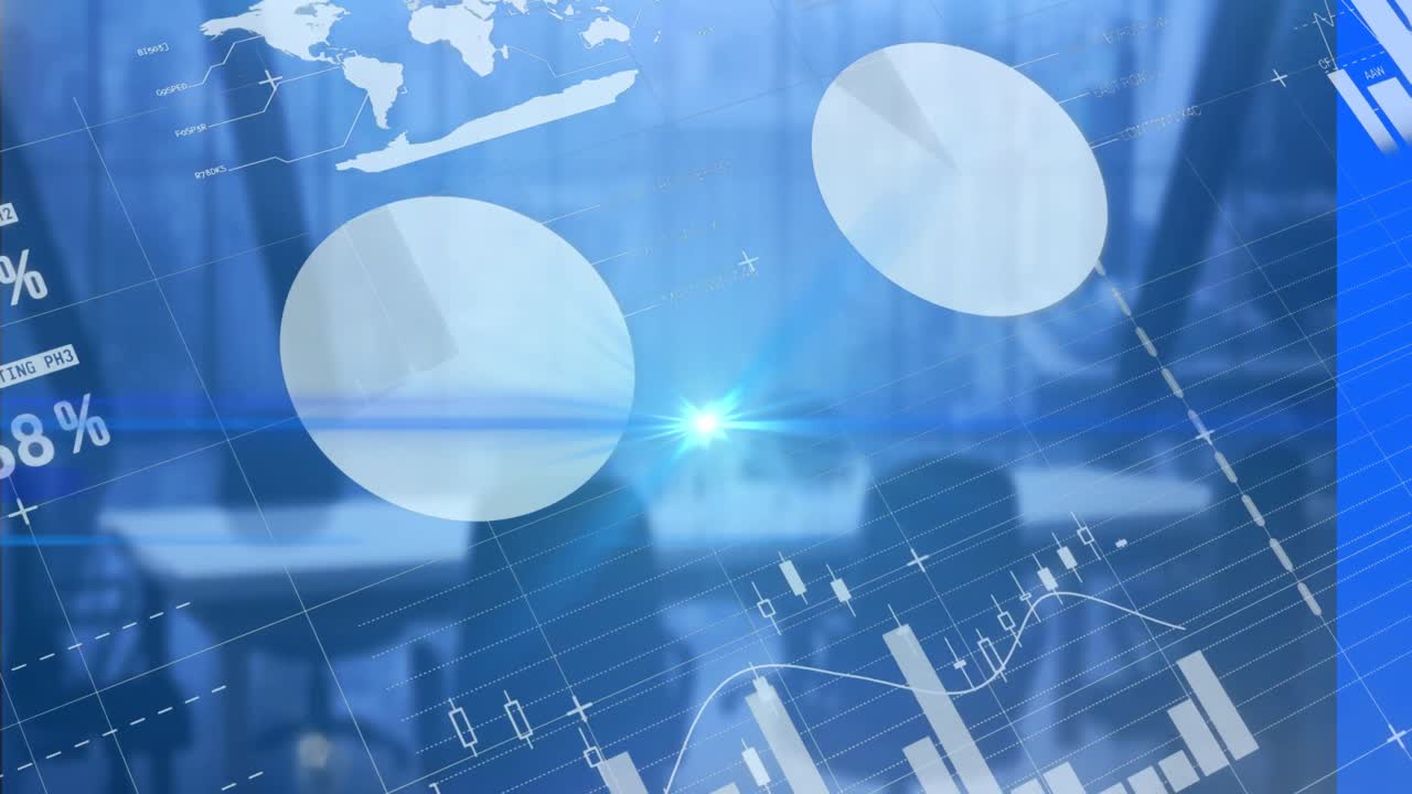 데이터 처리의 애니메이션과 빈 사무실 위의 빛의 흔적.