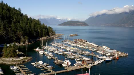 Boote-Legten-Am-Yachthafen-Am-Howe-Sound-An