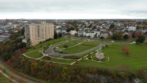 Beautiful-aerial-shot-of-Fort-Allen-Park-in-Portland,-Maine