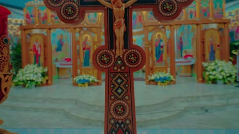 closeup-revealing-beutiful-cross-in-a-Peaceful-Ukrainian-Catholic-Church-in-Chicago,-Illinois,-USA