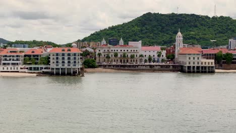 Cinta-Costera-3-Und-Casco-Antiguo-In-Richtung-Metropolitankathedrale,-Basilika-Santa-Maria