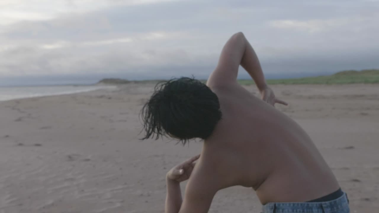 댄서의 클로즈업, 해가 뜨는 모습