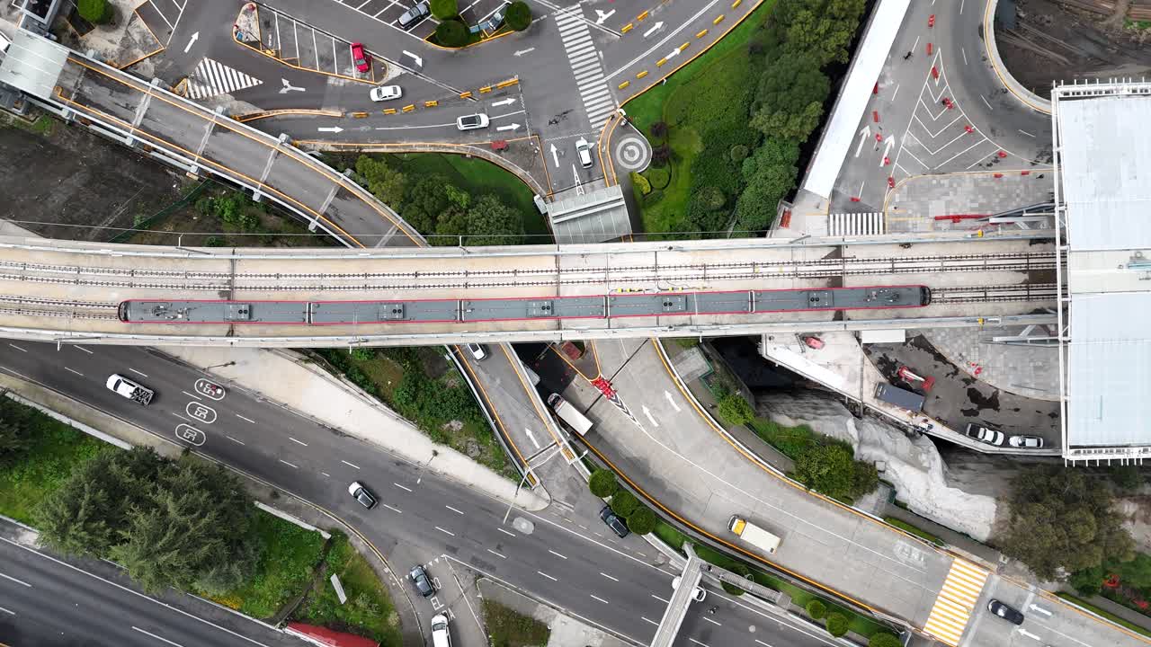 cenital shot of Mexico Toluca tren El insurgente arriving to Mexico city