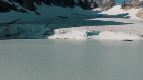 glaciar ojo del albino en ushuaia, argentina - retiro aéreo