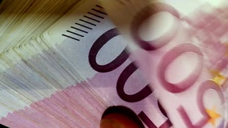 Contar-Billetes-En-Euros-A-Mano,-Concepto-De-Riqueza,-Cerrar