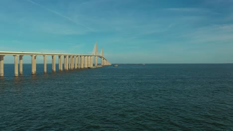 Sunshine-Bridge-über-Tampa-Bay-In-Florida