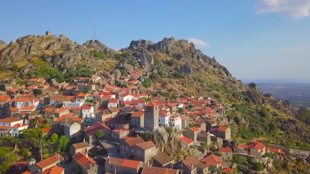 Portekiz'deki Monsanto köyü.