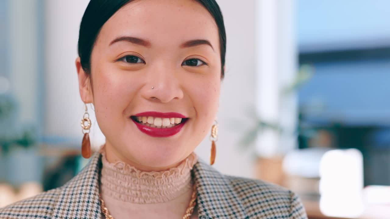 행복한 여성 초상화