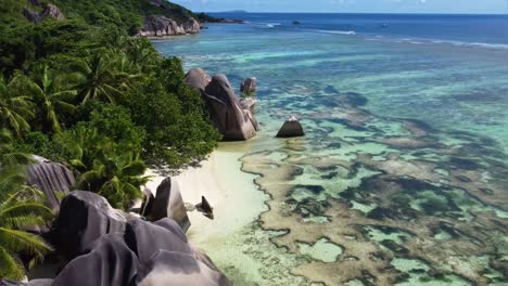 Wunderschöner-Strand-In-La-Digue,-Seychellen