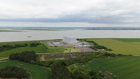 Stillgelegtes-Kernkraftwerk-Bradwell-In-Essex,-Großbritannien,-Luftaufnahme