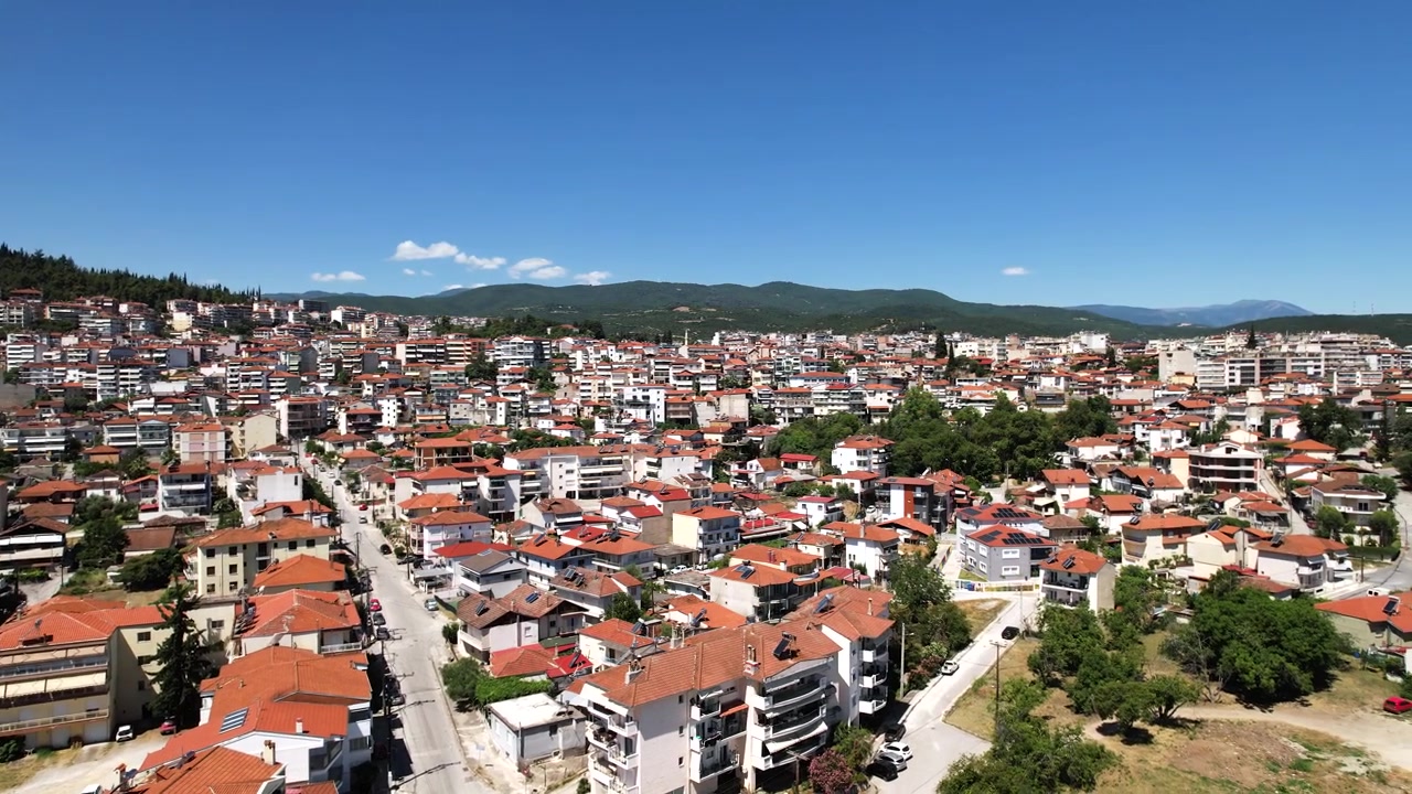 Yunanistan Veria Şehri Havadan Panoramik Görünüm, Toprak Kiremit Çatılı Kentsel Gelişim