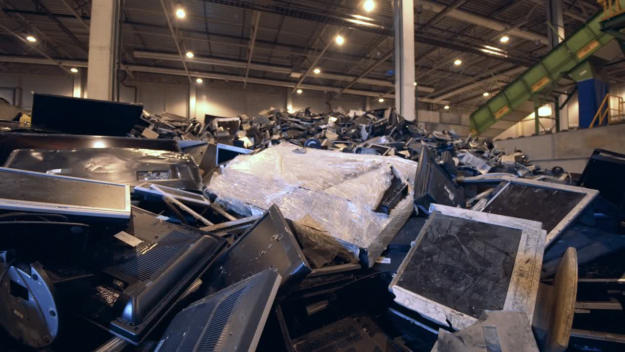 Big heap with broken screens.